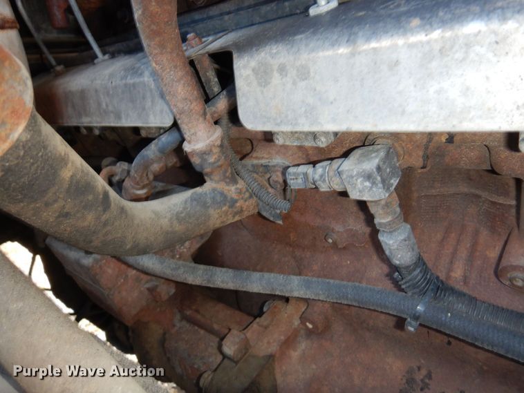 image for item AF9367 2006 Mack CV713  semi truck