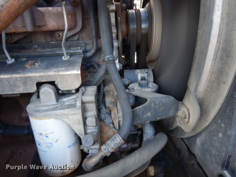 image for item AF9367 2006 Mack CV713  semi truck