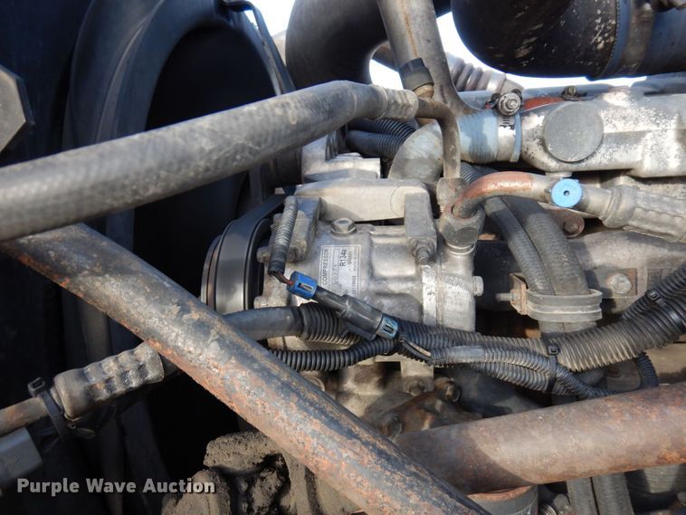 image for item AF9367 2006 Mack CV713  semi truck