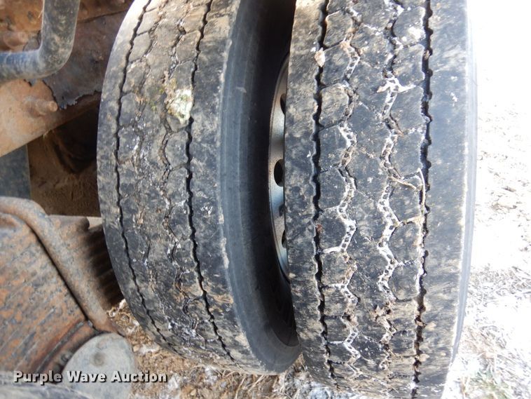 image for item AF9367 2006 Mack CV713  semi truck