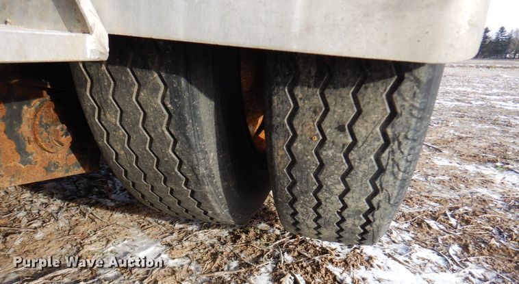 image for item AF9367 2006 Mack CV713  semi truck