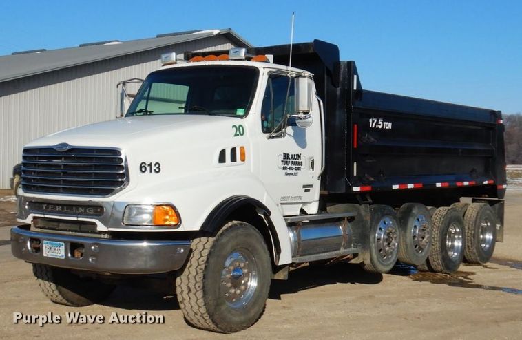 image for item AF9405 2005 Sterling L9500  dump truck