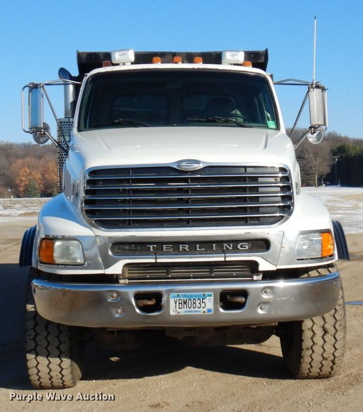 image for item AF9405 2005 Sterling L9500  dump truck