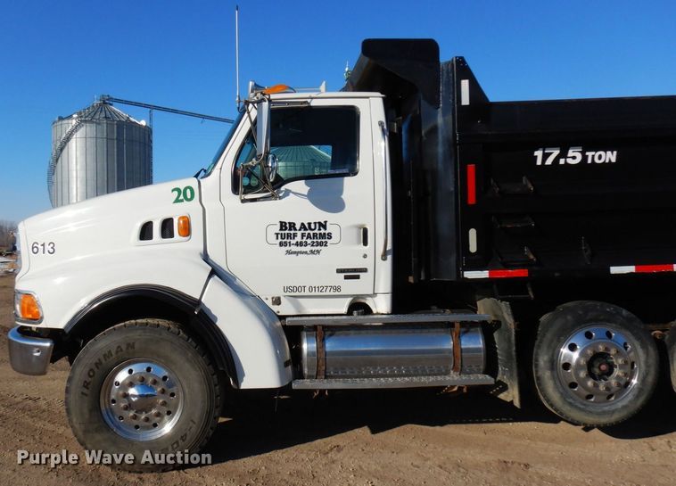 image for item AF9405 2005 Sterling L9500  dump truck