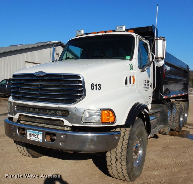 image for item AF9405 2005 Sterling L9500  dump truck