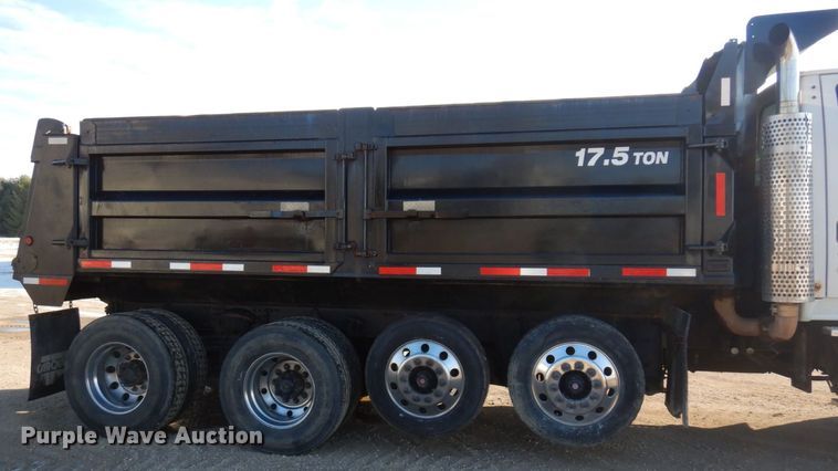 image for item AF9405 2005 Sterling L9500  dump truck
