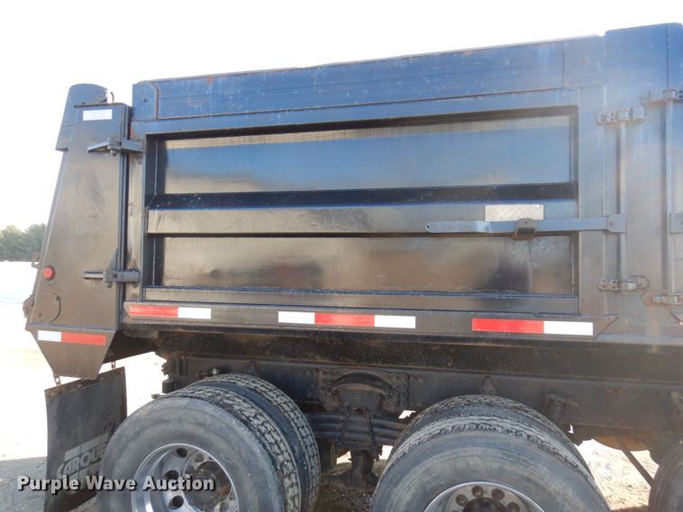 image for item AF9405 2005 Sterling L9500  dump truck