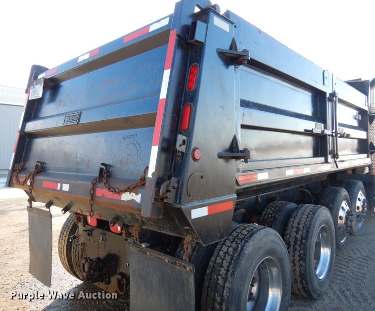 image for item AF9405 2005 Sterling L9500  dump truck