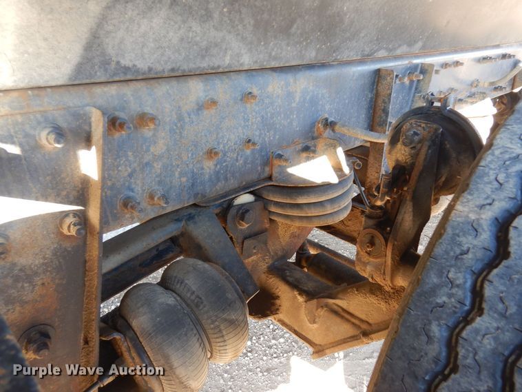 image for item AF9405 2005 Sterling L9500  dump truck