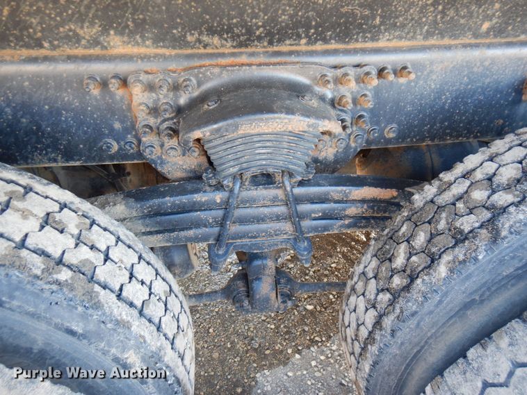 image for item AF9405 2005 Sterling L9500  dump truck