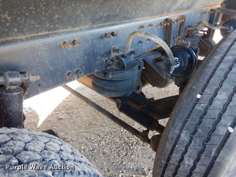 image for item AF9405 2005 Sterling L9500  dump truck