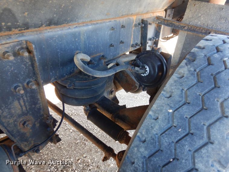 image for item AF9405 2005 Sterling L9500  dump truck