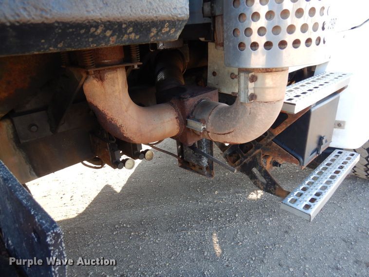 image for item AF9405 2005 Sterling L9500  dump truck