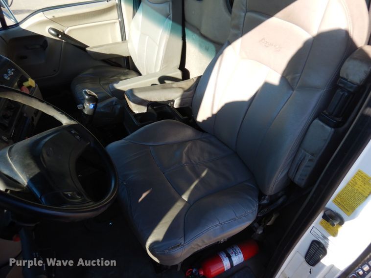 image for item AF9405 2005 Sterling L9500  dump truck