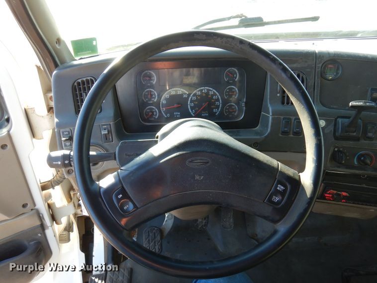 image for item AF9405 2005 Sterling L9500  dump truck