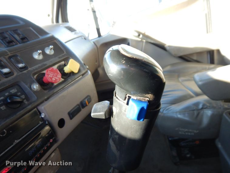 image for item AF9405 2005 Sterling L9500  dump truck