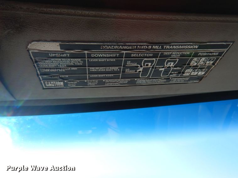 image for item AF9405 2005 Sterling L9500  dump truck