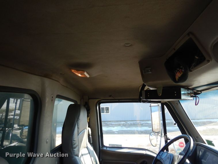 image for item AF9405 2005 Sterling L9500  dump truck