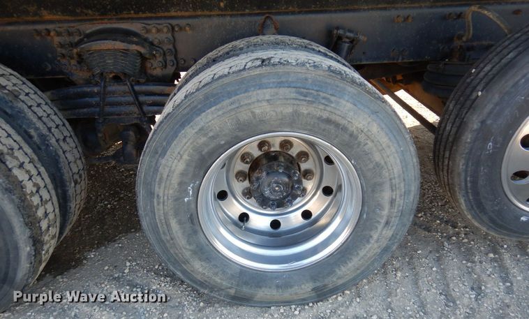 image for item AF9405 2005 Sterling L9500  dump truck