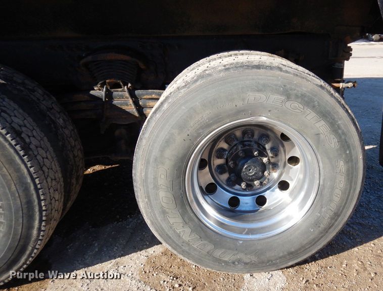 image for item AF9405 2005 Sterling L9500  dump truck