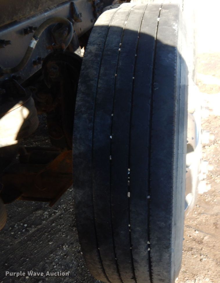 image for item AF9405 2005 Sterling L9500  dump truck