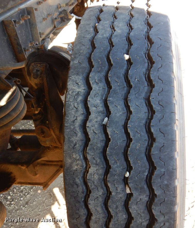 image for item AF9405 2005 Sterling L9500  dump truck