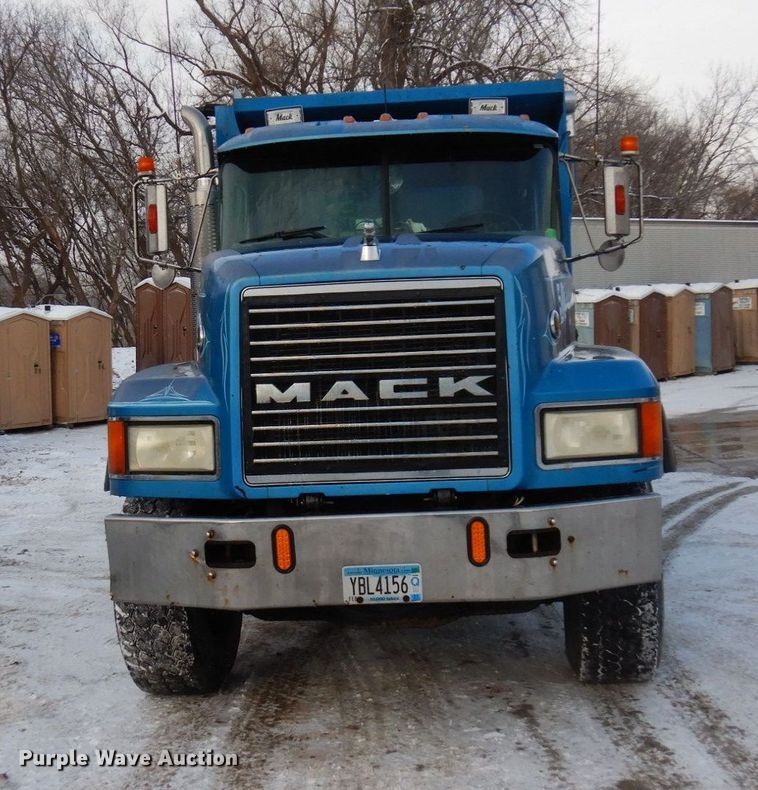 image for item AF9434 1998 Mack CL713  dump truck