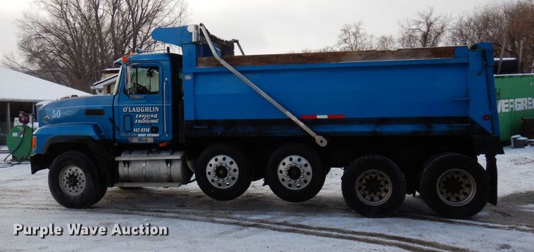 image for item AF9434 1998 Mack CL713  dump truck
