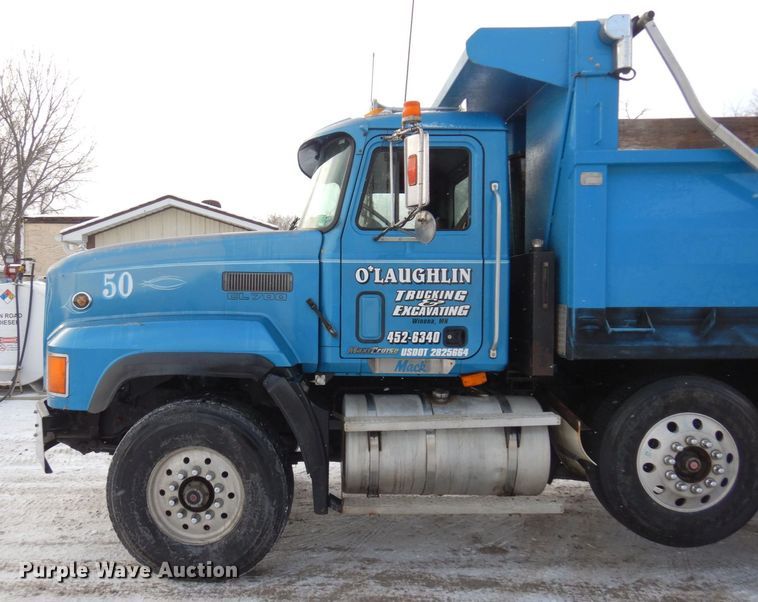 image for item AF9434 1998 Mack CL713  dump truck