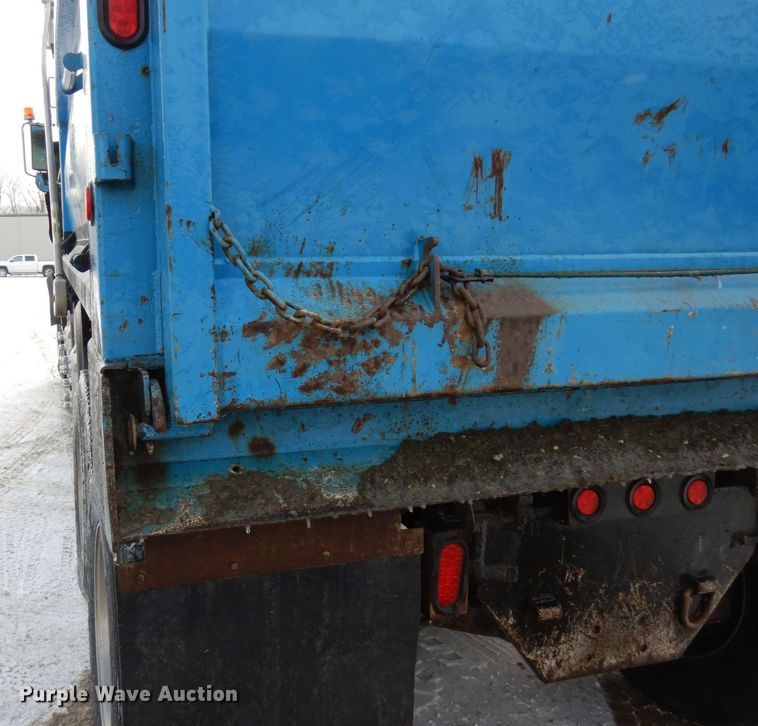 image for item AF9434 1998 Mack CL713  dump truck