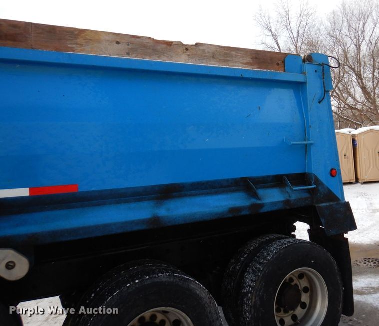 image for item AF9434 1998 Mack CL713  dump truck