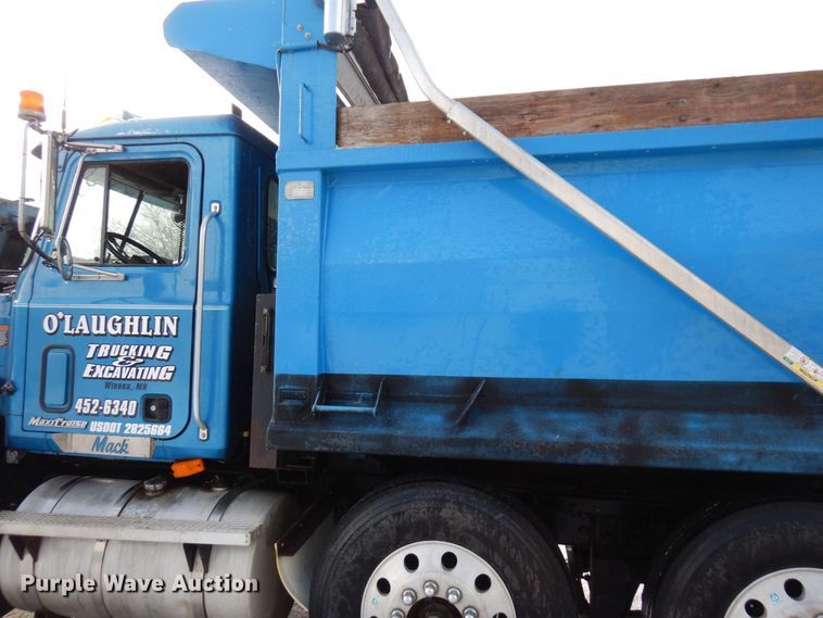 image for item AF9434 1998 Mack CL713  dump truck