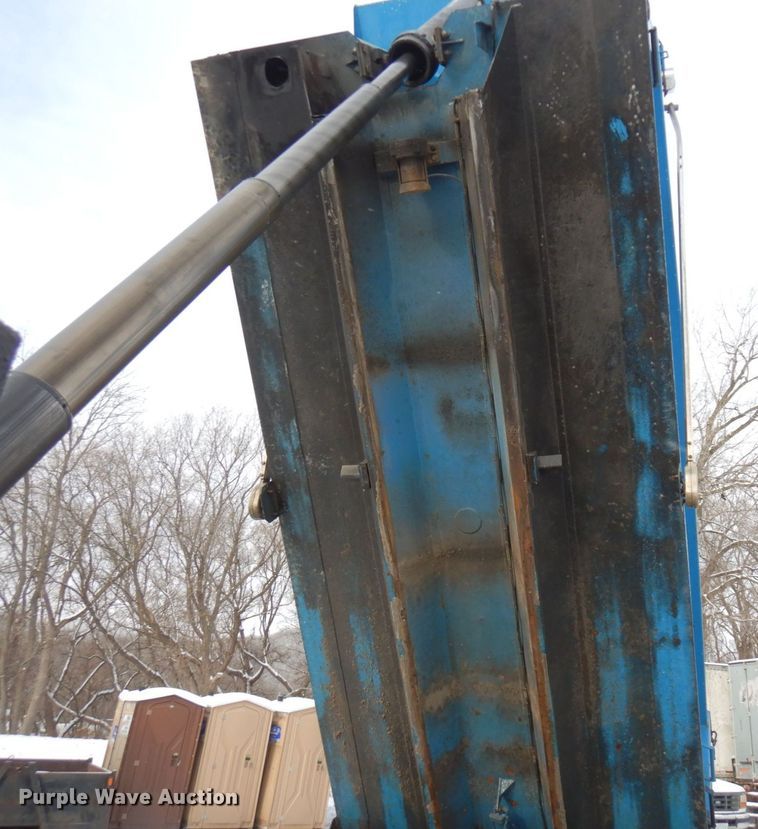 image for item AF9434 1998 Mack CL713  dump truck