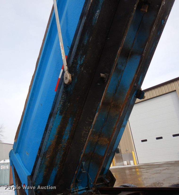 image for item AF9434 1998 Mack CL713  dump truck