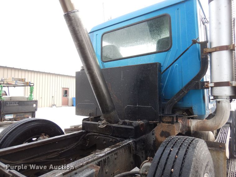 image for item AF9434 1998 Mack CL713  dump truck