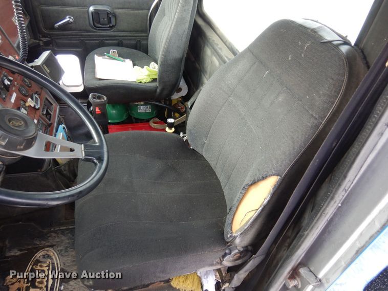 image for item AF9434 1998 Mack CL713  dump truck