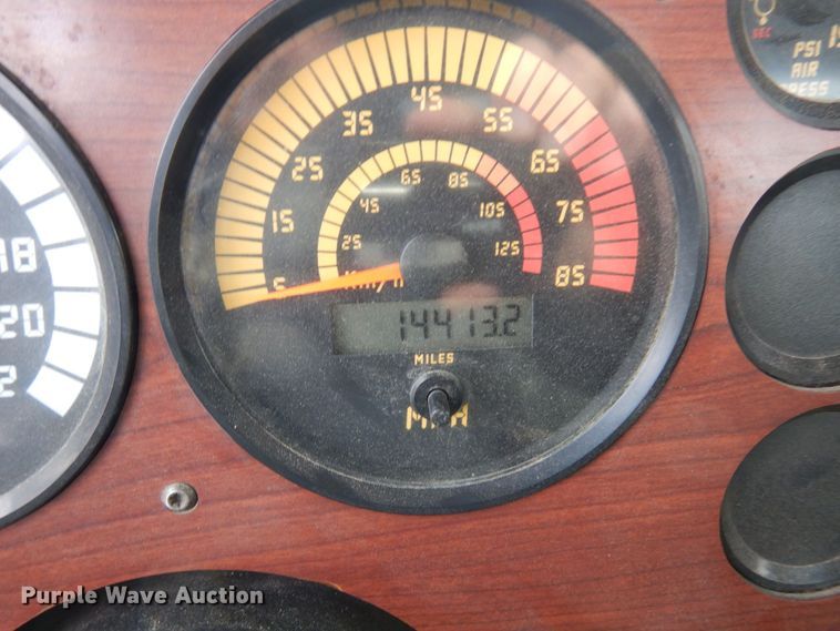 image for item AF9434 1998 Mack CL713  dump truck