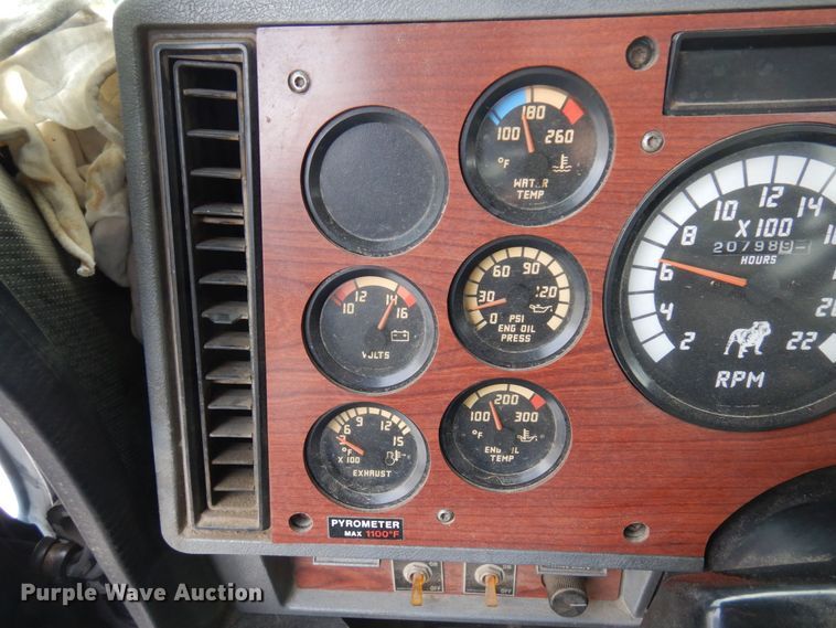 image for item AF9434 1998 Mack CL713  dump truck