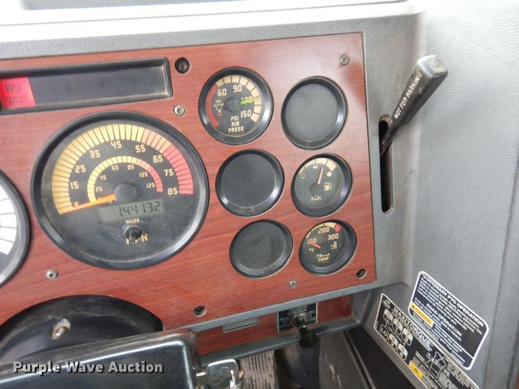 image for item AF9434 1998 Mack CL713  dump truck