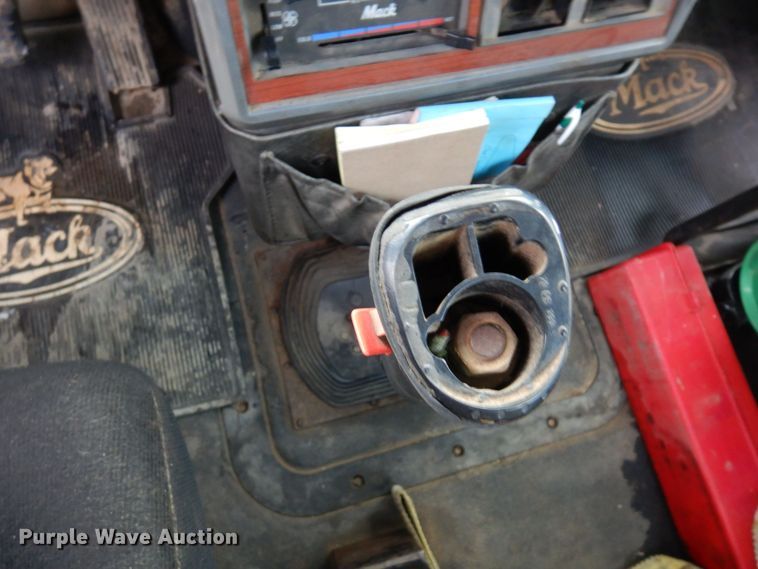 image for item AF9434 1998 Mack CL713  dump truck