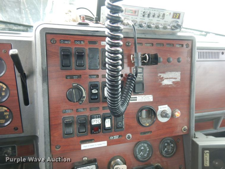 image for item AF9434 1998 Mack CL713  dump truck