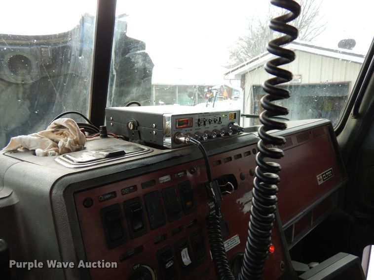 image for item AF9434 1998 Mack CL713  dump truck