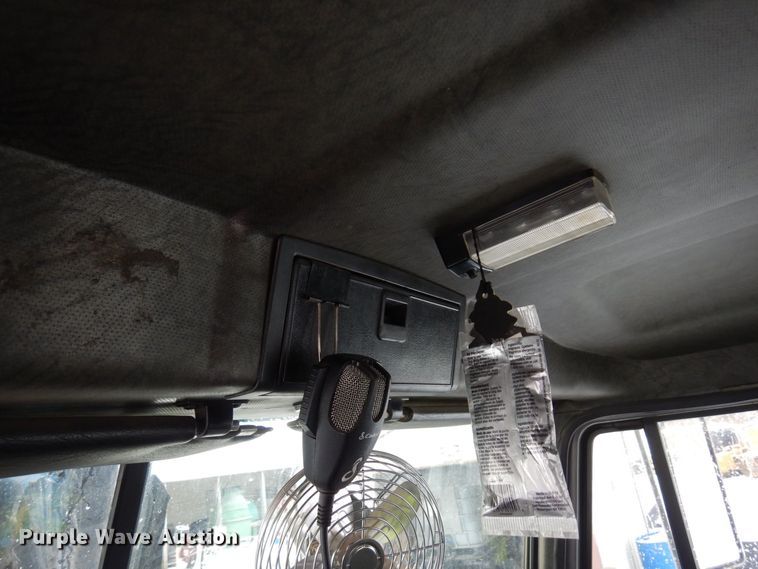 image for item AF9434 1998 Mack CL713  dump truck