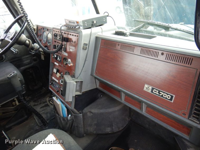 image for item AF9434 1998 Mack CL713  dump truck