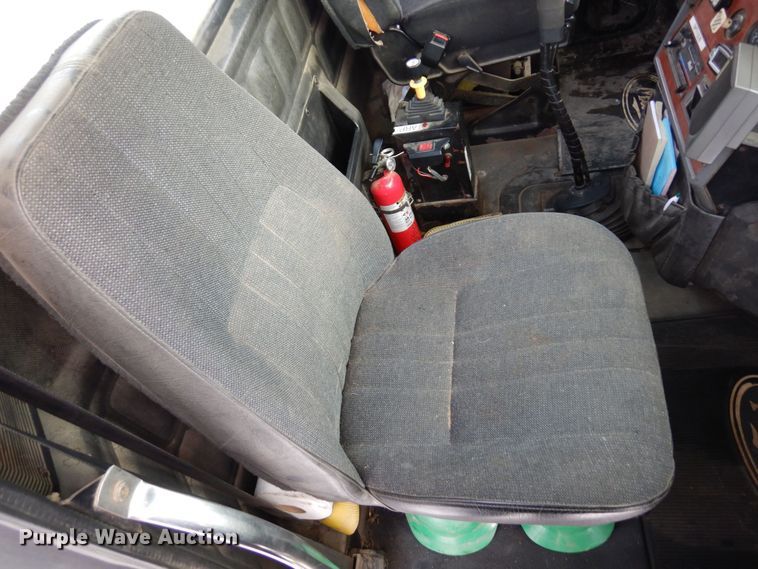 image for item AF9434 1998 Mack CL713  dump truck