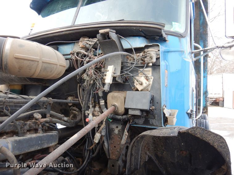 image for item AF9434 1998 Mack CL713  dump truck