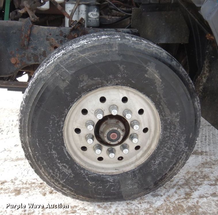 image for item AF9434 1998 Mack CL713  dump truck