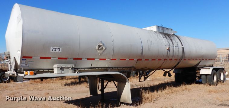 image for item DF8252 1989 Polar Tank Trailers Inc  tank trailer