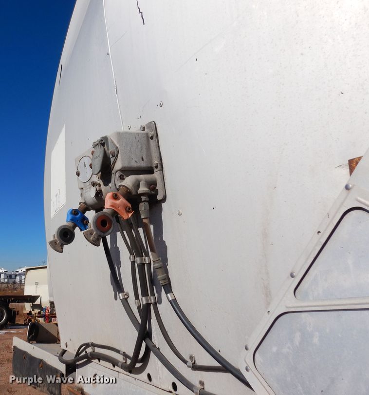 image for item DF8252 1989 Polar Tank Trailers Inc  tank trailer