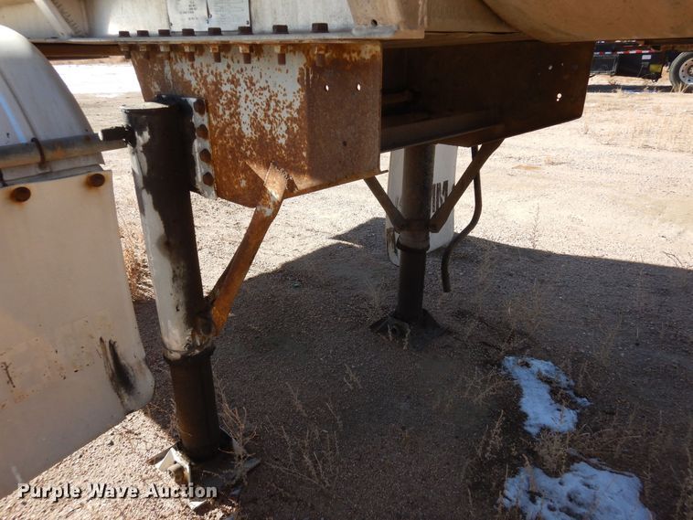 image for item DF8252 1989 Polar Tank Trailers Inc  tank trailer